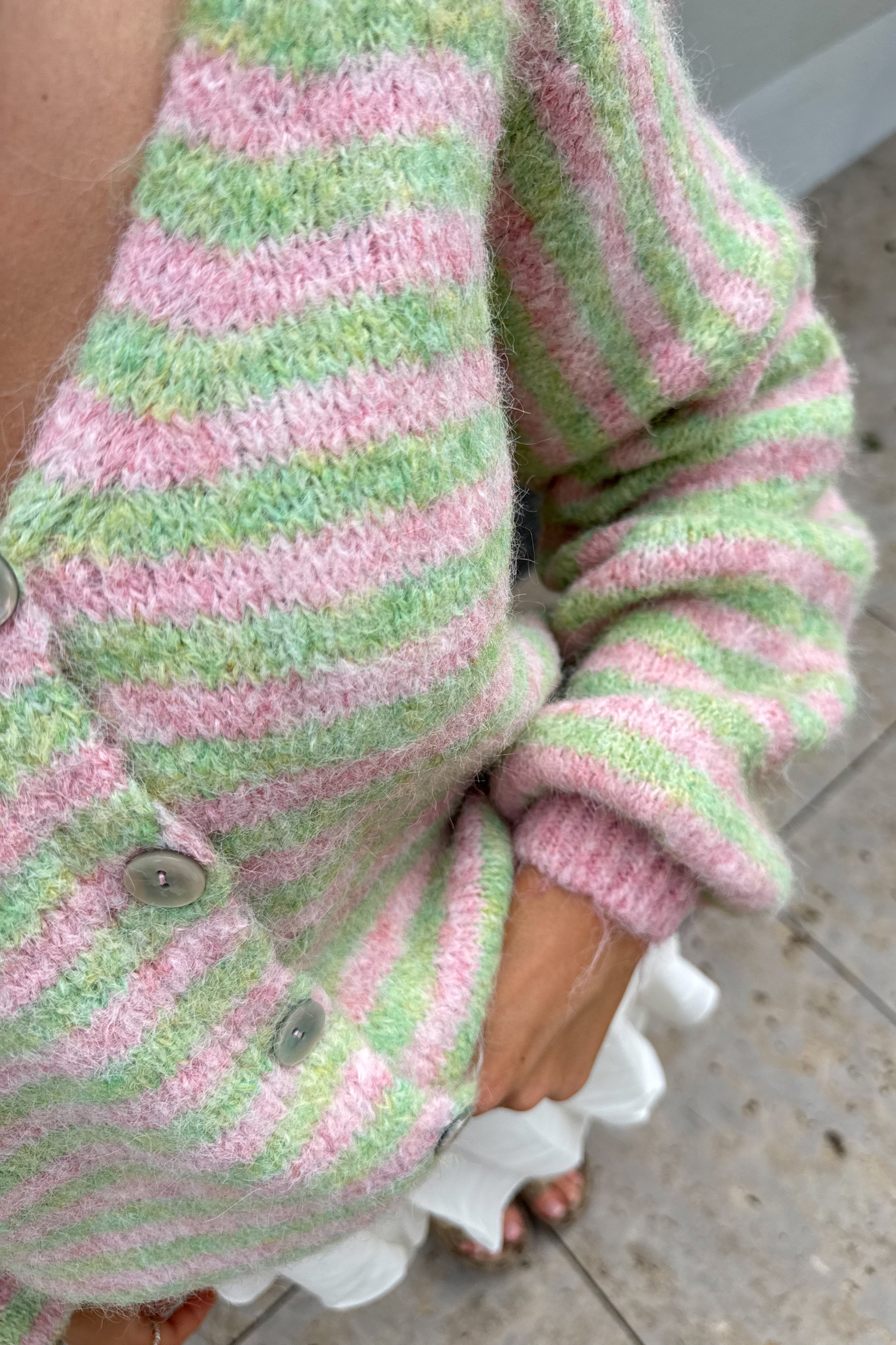 Stickad kofta med Candy Cloud-motiv